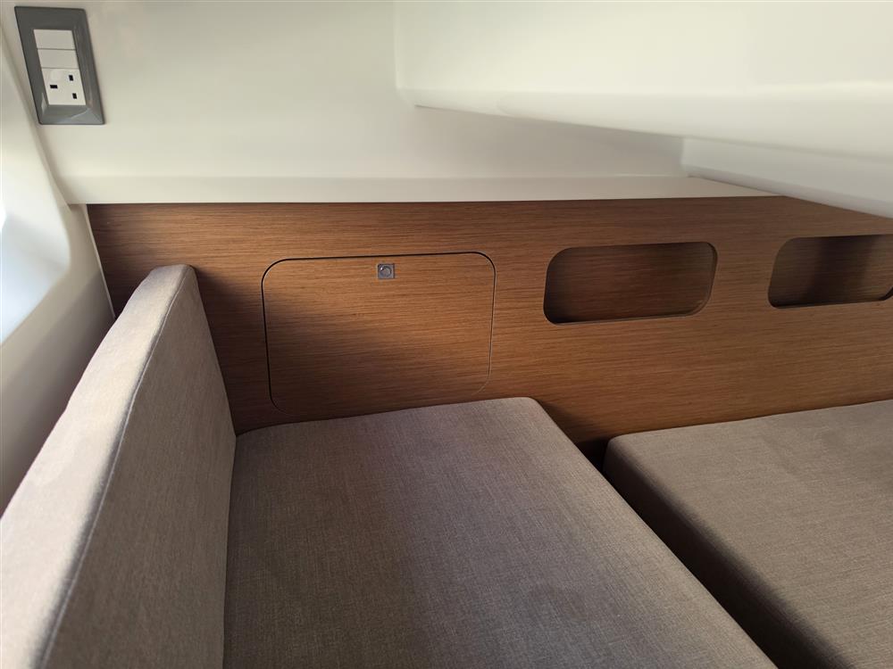 Beneteau Antares 11