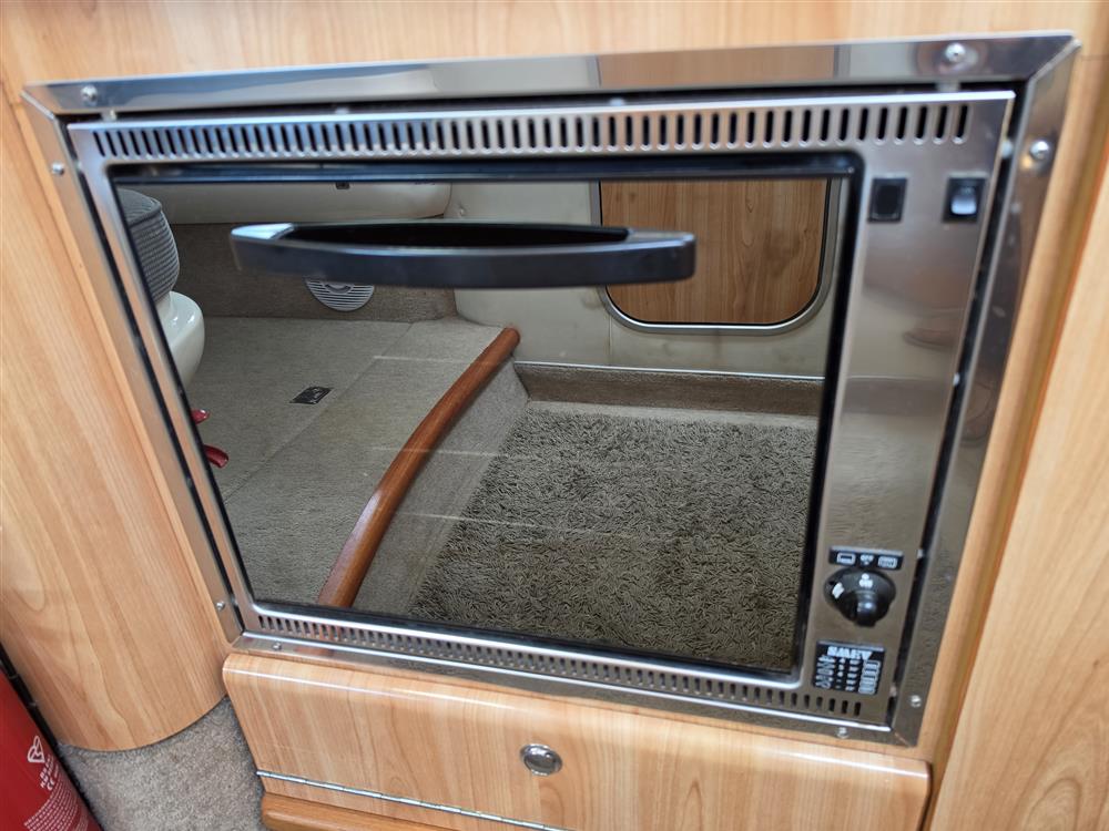 Sealine S28