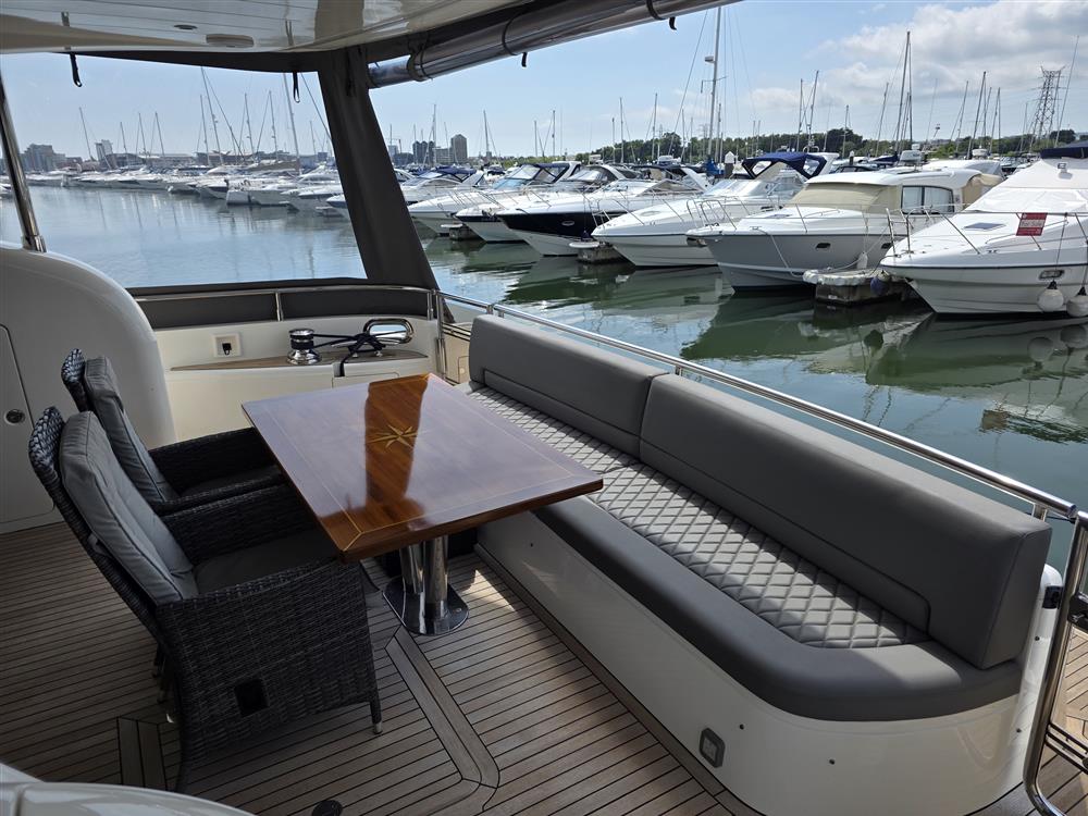 Princess 21M