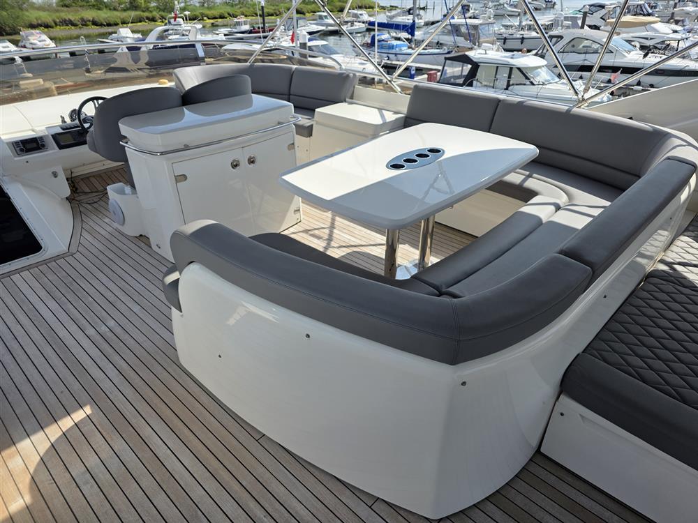 Princess 21M