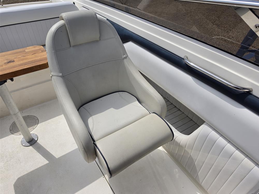 Sunseeker Hawk 27